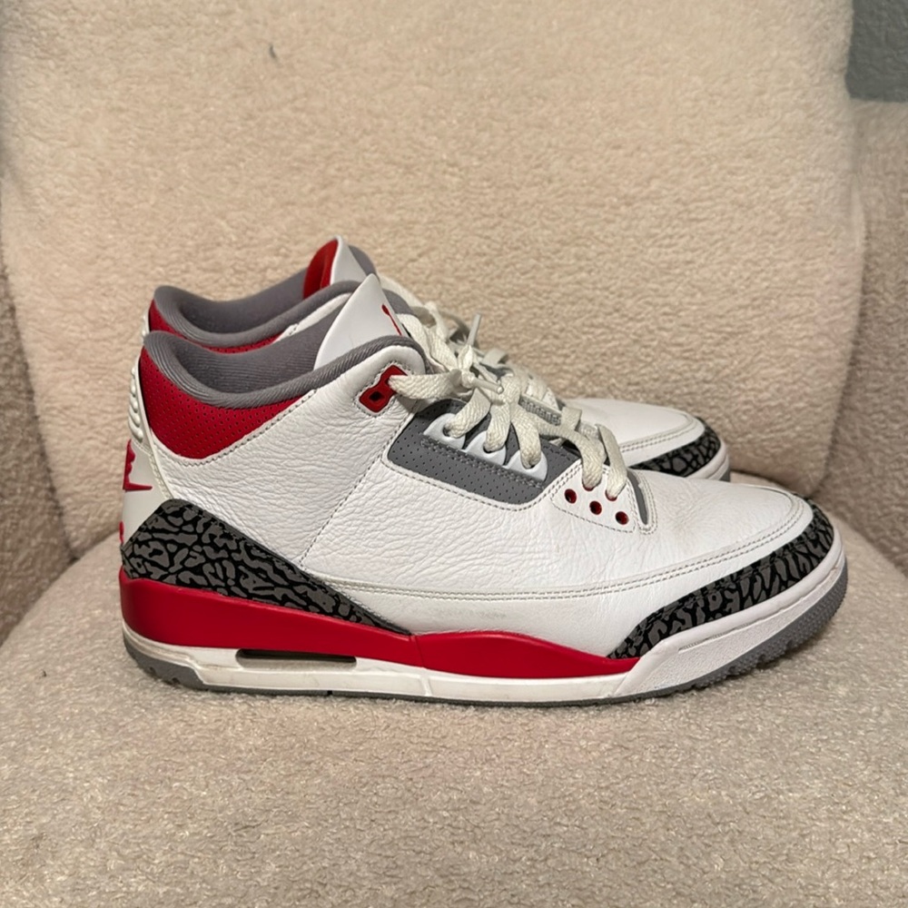 Jordan 3 fire red men’s 10.5